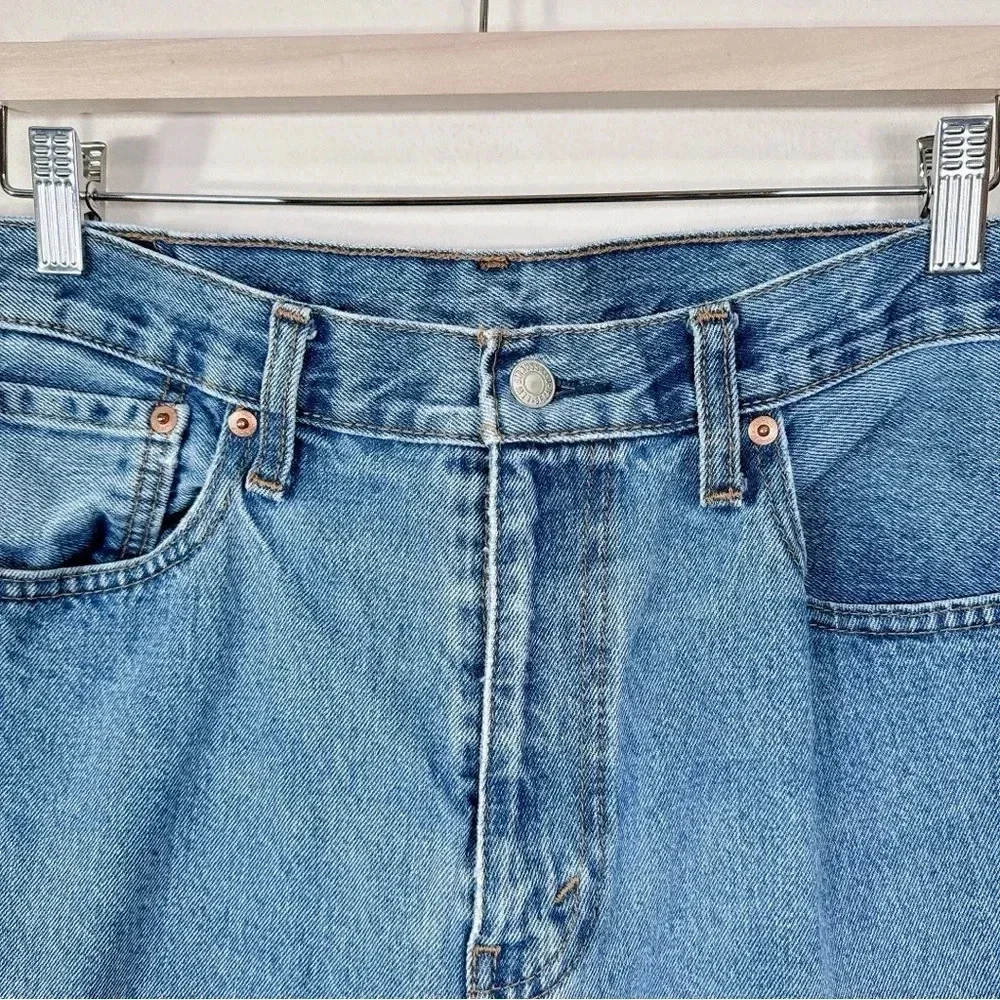 Levis Mens Size 36x30 Light Wash Slim Straight Jeans